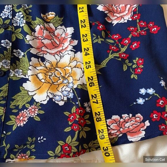 D & Co Blouse Women’s Large Blue Roses Floral Tunic Long Sleeves Cottagecore - Picture 7 of 7